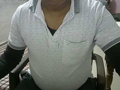 Snapshot of Famit025 chatting on January 8, 4:20 pm Famit025 online show from January 8, 4:20 pm