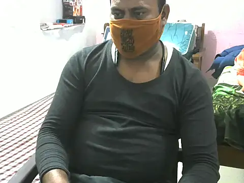 Snapshot of Famit025 chatting on January 12, 7:41 pm Famit025 online show from January 12, 7:41 pm