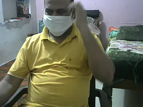 Snapshot of Famit025 chatting on February 17, 6:03 pm Famit025 online show from February 17, 6:03 pm