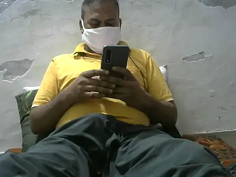 Snapshot of Famit025 chatting on February 20, 6:08 pm Famit025 online show from February 20, 6:08 pm