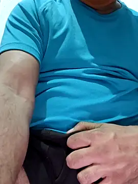 Snapshot of Famit025 chatting on March 20, 9:36 am Famit025 online show from March 20, 9:36 am