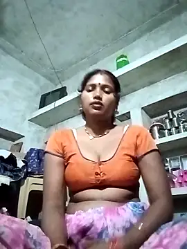 Snapshot of Cm_pooja chatting on September 21, 9:49 pm Cm pooja online show from September 21, 9:49 pm
