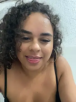 Snapshot of ___seusegredo chatting on April 19, 9:30 am seusegredo online show from April 19, 9:30 am