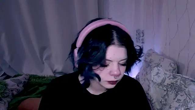 Snapshot of Alice_Zev chatting on April 12, 1:10 am Alice Zev online show from April 12, 1:10 am