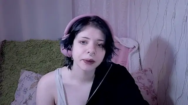 Snapshot of Alice_Zev chatting on April 25, 12:13 am Alice Zev online show from April 25, 12:13 am