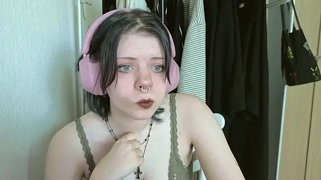 Snapshot of Alice_Zev chatting on May 10, 1:05 pm Alice Zev online show from May 10, 1:05 pm
