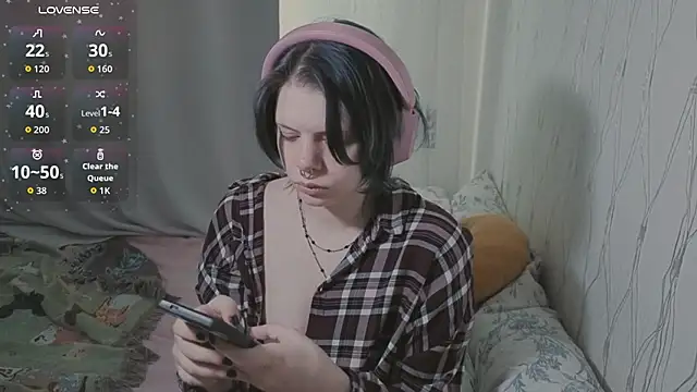 Snapshot of Alice_Zev chatting on May 20, 2:23 pm Alice Zev online show from May 20, 2:23 pm