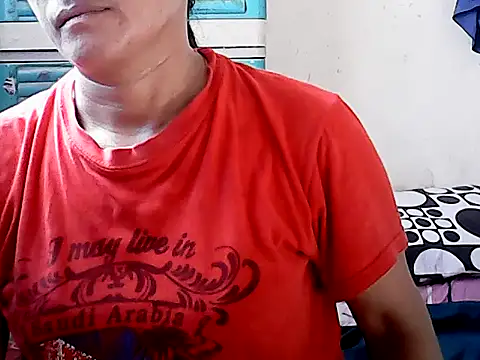 Snapshot of yoursPinayMama1682 chatting on November 2, 12:35 am yoursPinayMama1682 online show from November 2, 12:35 am