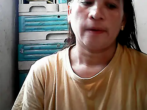 Snapshot of yoursPinayMama1682 chatting on November 25, 12:21 am yoursPinayMama1682 online show from November 25, 12:21 am