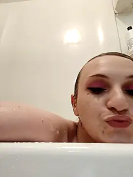 Snapshot of LuvTune chatting on September 12, 1:06 am LuvTune online show from September 12, 1:06 am