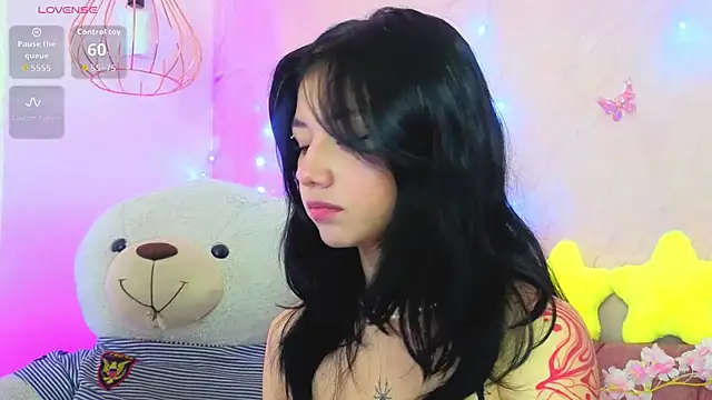 april bennett online show from April 27, 1:09 pm