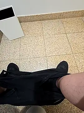 Snapshot of maxelbueno chatting on October 6, 7:55 pm maxelbueno online show from October 6, 7:55 pm