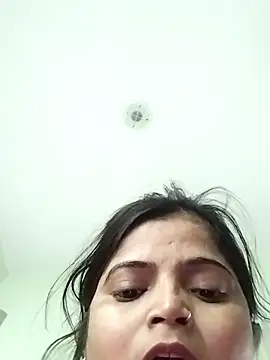 Hot-Pooja25 online show from January 16, 3:21 am