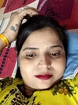 Hot-Pooja25 online show from April 30, 3:18 pm