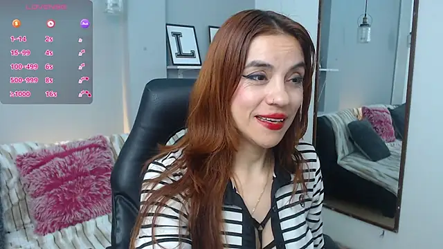 Snapshot of KendallWood_ chatting on May 24, 4:28 am KendallWood online show from May 24, 4:28 am