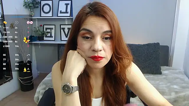 Snapshot of KendallWood_ chatting on June 13, 10:18 pm KendallWood online show from June 13, 10:18 pm