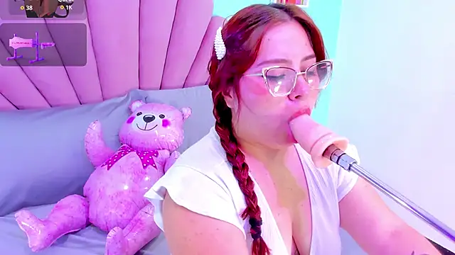 Snapshot of alana_glasses chatting on September 30, 12:10 pm alana glasses online show from September 30, 12:10 pm