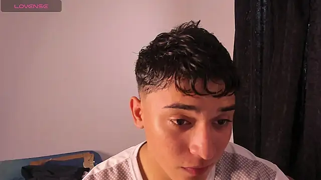 Austin Cardieff  online show from November 4, 7:57 pm