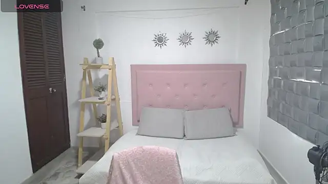 Dulce  Lovee online show from November 24, 5:56 pm