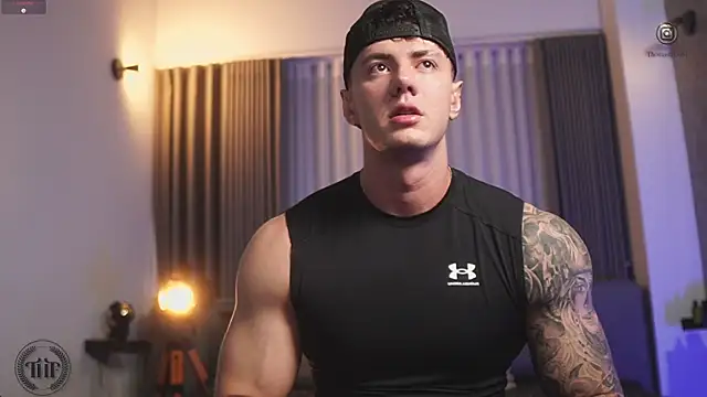 Thomas Falcon online show from October 22, 1:17 am