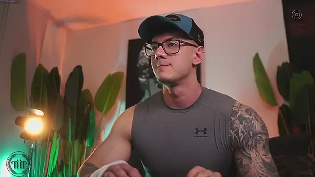 Thomas Falcon online show from November 23, 12:32 am