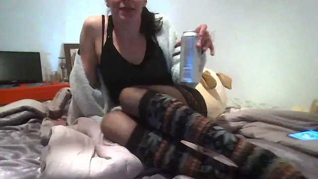 Snapshot of Astrid3 chatting on January 13, 1:33 am Astrid3 online show from January 13, 1:33 am