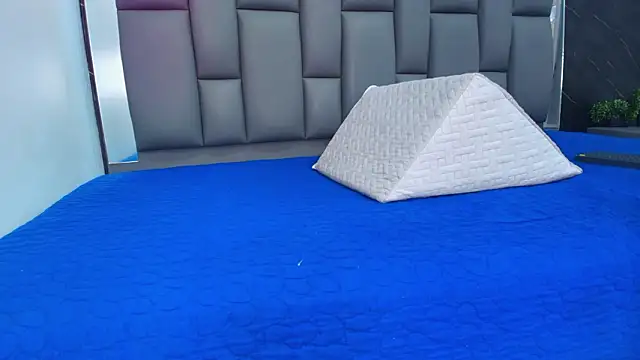 kissme luna online show from February 28, 7:04 pm