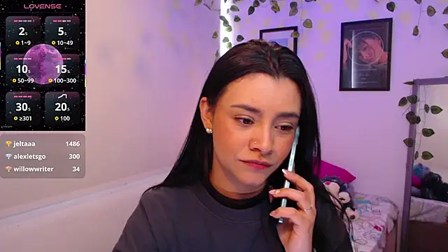 MarilynWhite  online show from October 17, 5:04 pm