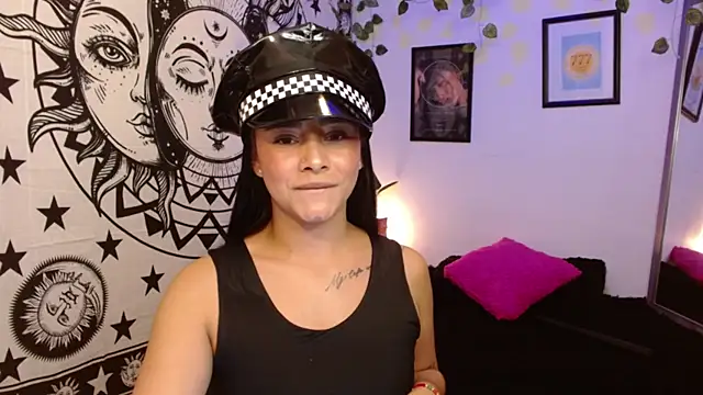 MarilynWhite  online show from October 27, 10:36 pm