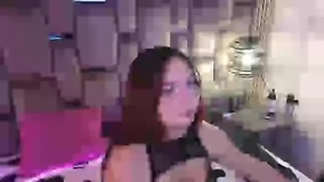 Snapshot of Mia2xsmith chatting on December 14, 5:35 am Mia2xsmith online show from December 14, 5:35 am