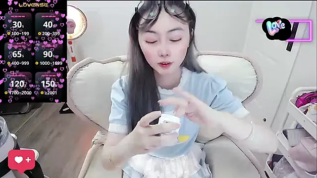 baby-yaya20 online show from February 8, 10:40 am