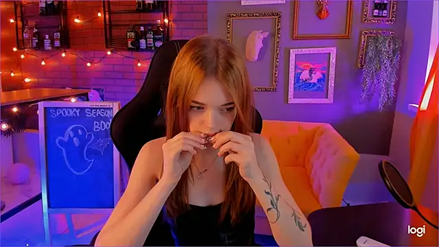 Snapshot of FlexyFox chatting on October 8, 9:40 am FlexyFox online show from October 8, 9:40 am