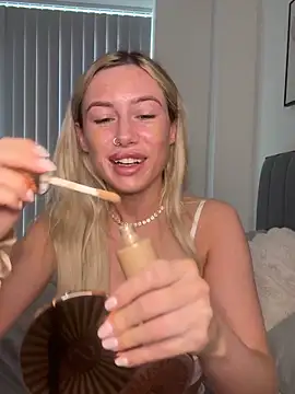 SexySaraxxoo online show from February 10, 11:25 am