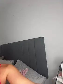 SexySaraxxoo online show from July 10, 10:45 pm
