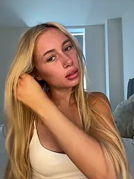 SexySaraxxoo online show from July 22, 10:40 am