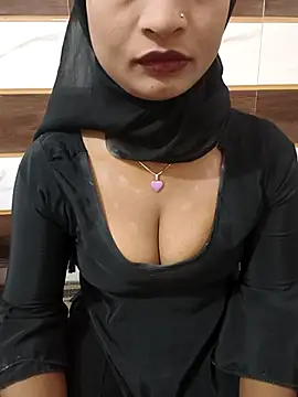 Snapshot of Itz_Mayra_ chatting on November 17, 5:35 am Itz Mayra online show from November 17, 5:35 am