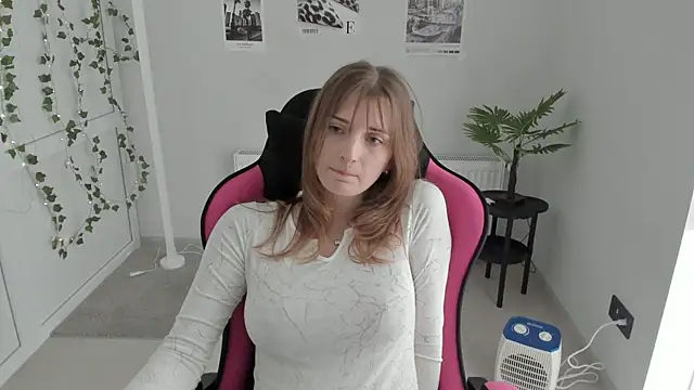 Snapshot of NeyliDream chatting on April 23, 1:46 pm NeyliDream online show from April 23, 1:46 pm