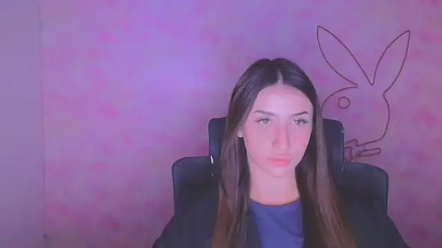 Snapshot of AlisaBubbles chatting on October 6, 4:37 pm AlisaBubbles online show from October 6, 4:37 pm