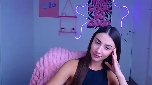 Snapshot of AlisaBubbles chatting on October 25, 11:40 am AlisaBubbles online show from October 25, 11:40 am