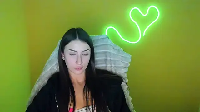 Snapshot of AlisaBubbles chatting on October 30, 1:01 pm AlisaBubbles online show from October 30, 1:01 pm