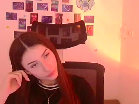 Snapshot of AlisaBubbles chatting on November 21, 6:45 am AlisaBubbles online show from November 21, 6:45 am