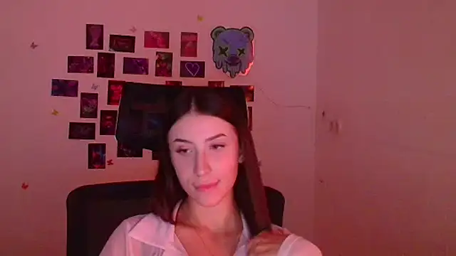 Snapshot of AlisaBubbles chatting on November 28, 7:33 am AlisaBubbles online show from November 28, 7:33 am