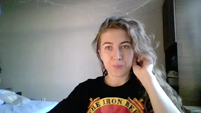 Snapshot of Mireeina chatting on July 19, 6:22 pm Mireeina online show from July 19, 6:22 pm