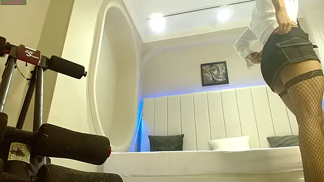 Snapshot of kendra_lux1 chatting on October 31, 1:23 pm kendra lux1 online show from October 31, 1:23 pm