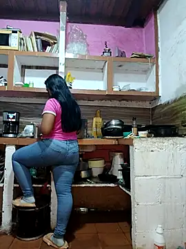 girlpee online show from November 25, 12:27 pm