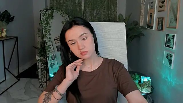 MonicaFarmer online show from April 29, 11:22 pm