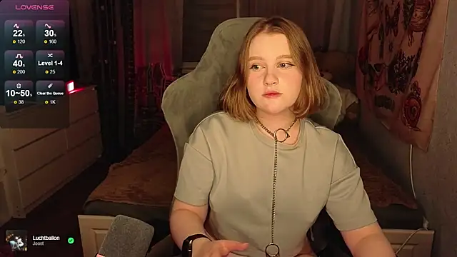 Snapshot of OliviaBlade chatting on September 17, 5:03 pm OliviaBlade online show from September 17, 5:03 pm