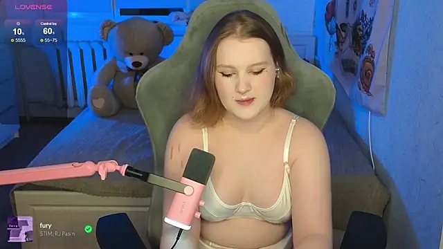 Snapshot of OliviaBlade chatting on October 9, 1:42 pm OliviaBlade online show from October 9, 1:42 pm