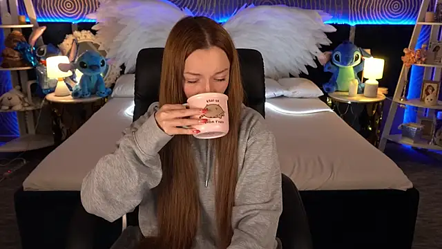 FoxyMayy online show from November 19, 2:06 pm