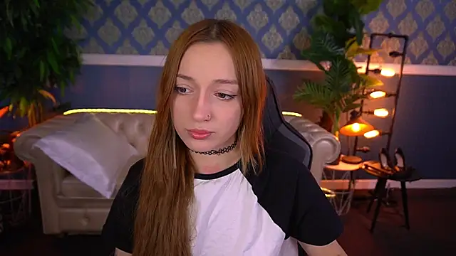 Snapshot of FoxyMayy chatting on May 21, 1:07 pm FoxyMayy online show from May 21, 1:07 pm